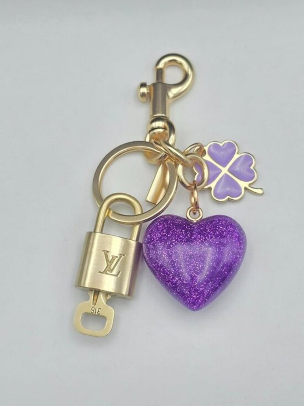 Authentic Louis Vuitton Gold Padlock 🔒Shiny LV Key + Unbranded Heart Bag Charm - Picture 4 of 10